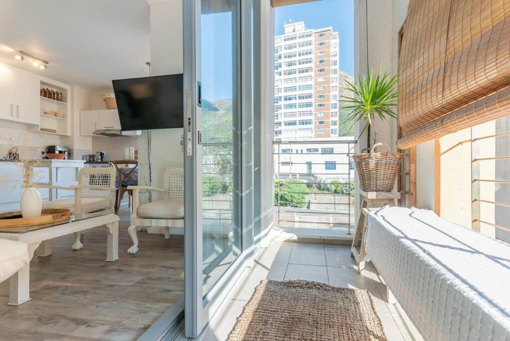 Apartment Melrose Corner Comfort With Mountain Views Cape Town